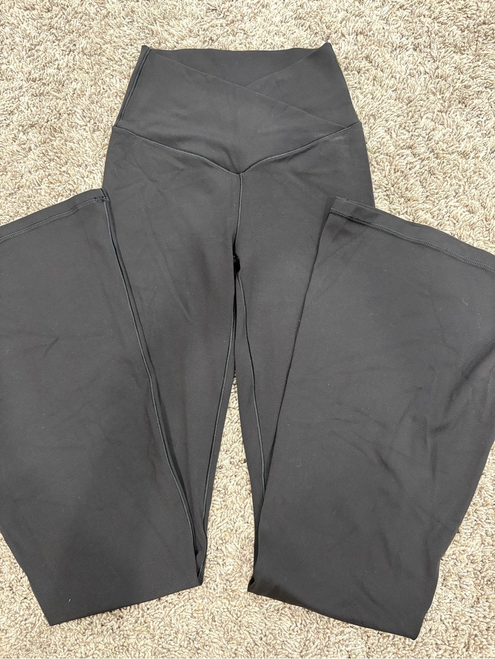 Aerie Black High-Waist Crossover Flare Leggings (never worn)